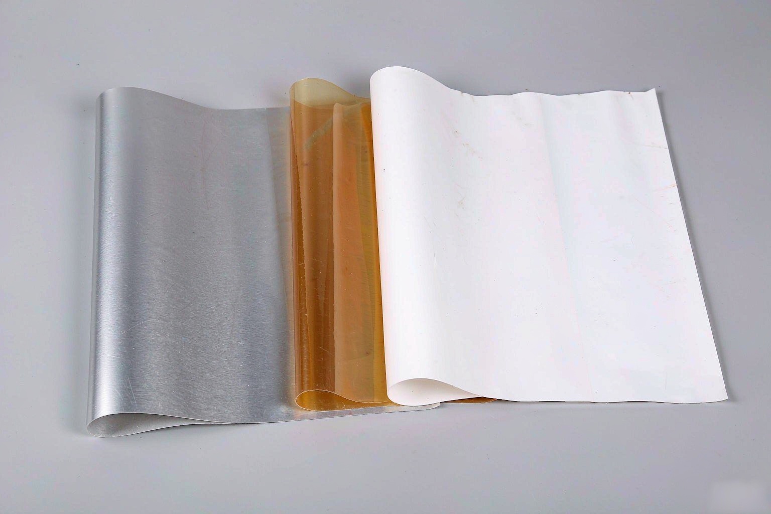 How to Evaluate UL Label Material Options: Matte Silver PET vs Polyimide vs Vinyl